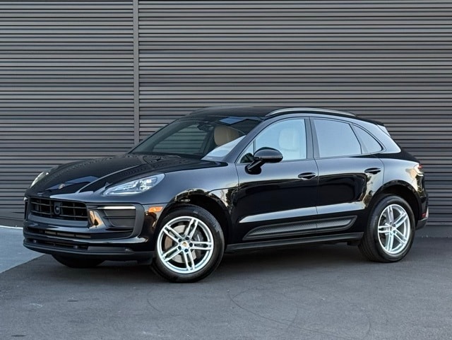2025 Porsche Macan Base