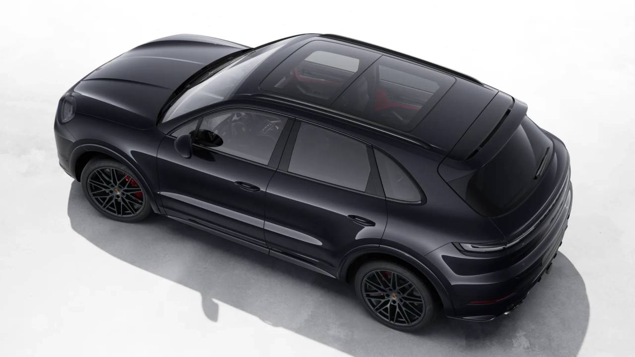 2026 Porsche Cayenne GTS photo 4