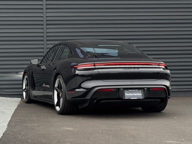 2024 Porsche Taycan GTS photo 3