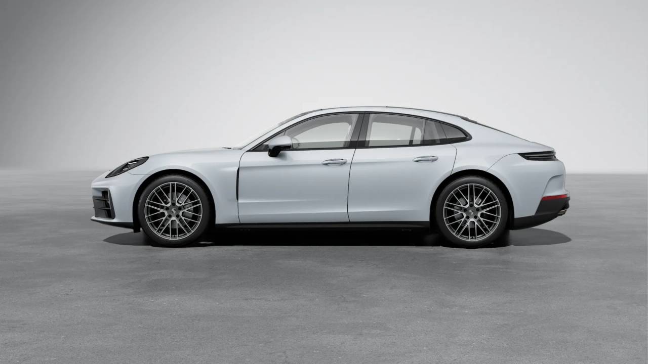 2026 Porsche Panamera 4 photo 2