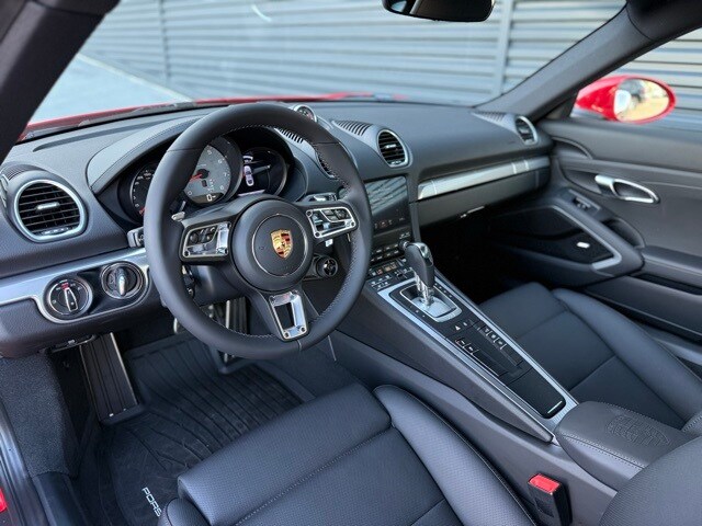 2025 Porsche Cayman S photo 4