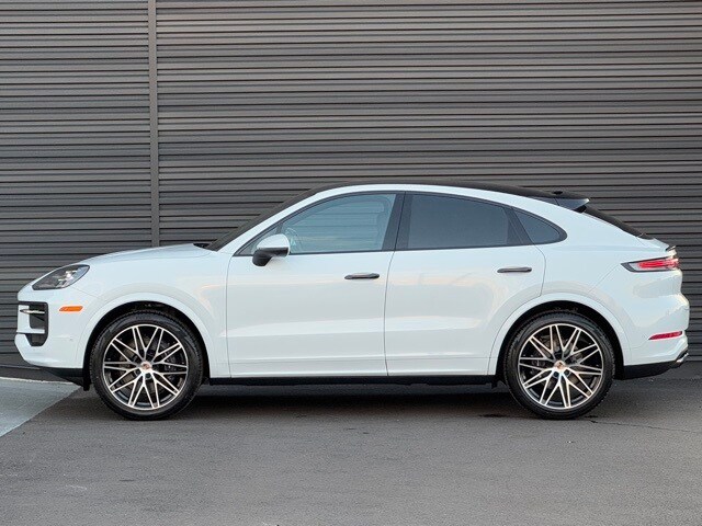 2026 Porsche Cayenne Coupe photo 2