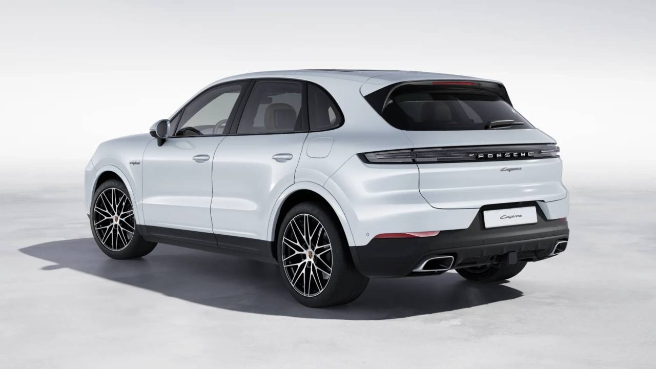 2026 Porsche Cayenne E-Hybrid photo 3