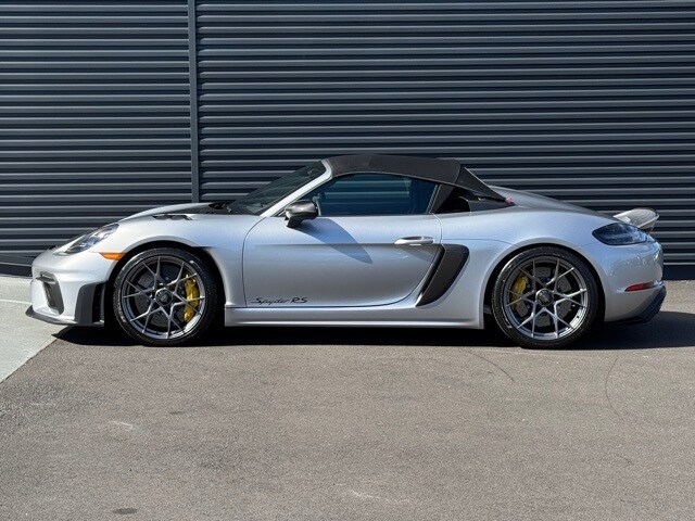 2024 Porsche Boxster Spyder photo 2