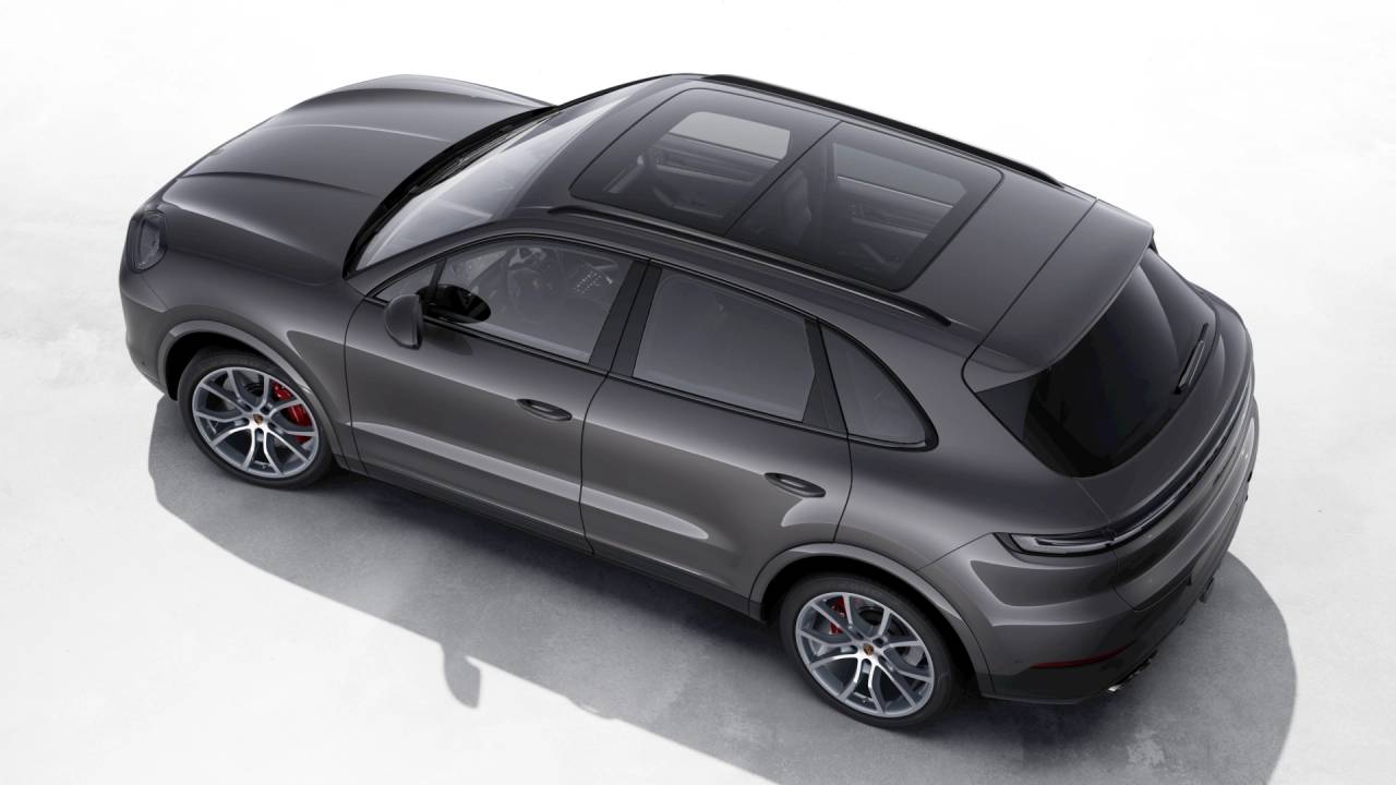 2026 Porsche Cayenne S photo 4