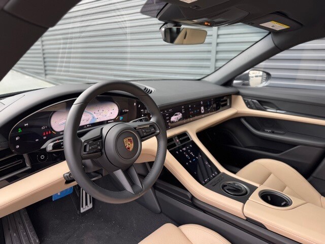 2024 Porsche Taycan 4S photo 4