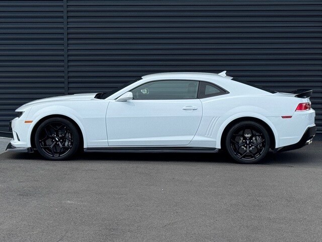 2015 Chevrolet Camaro photo 2