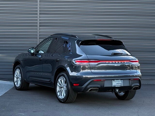2025 Porsche Macan T photo 3