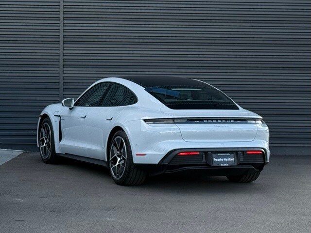 2025 Porsche Taycan 4 photo 3