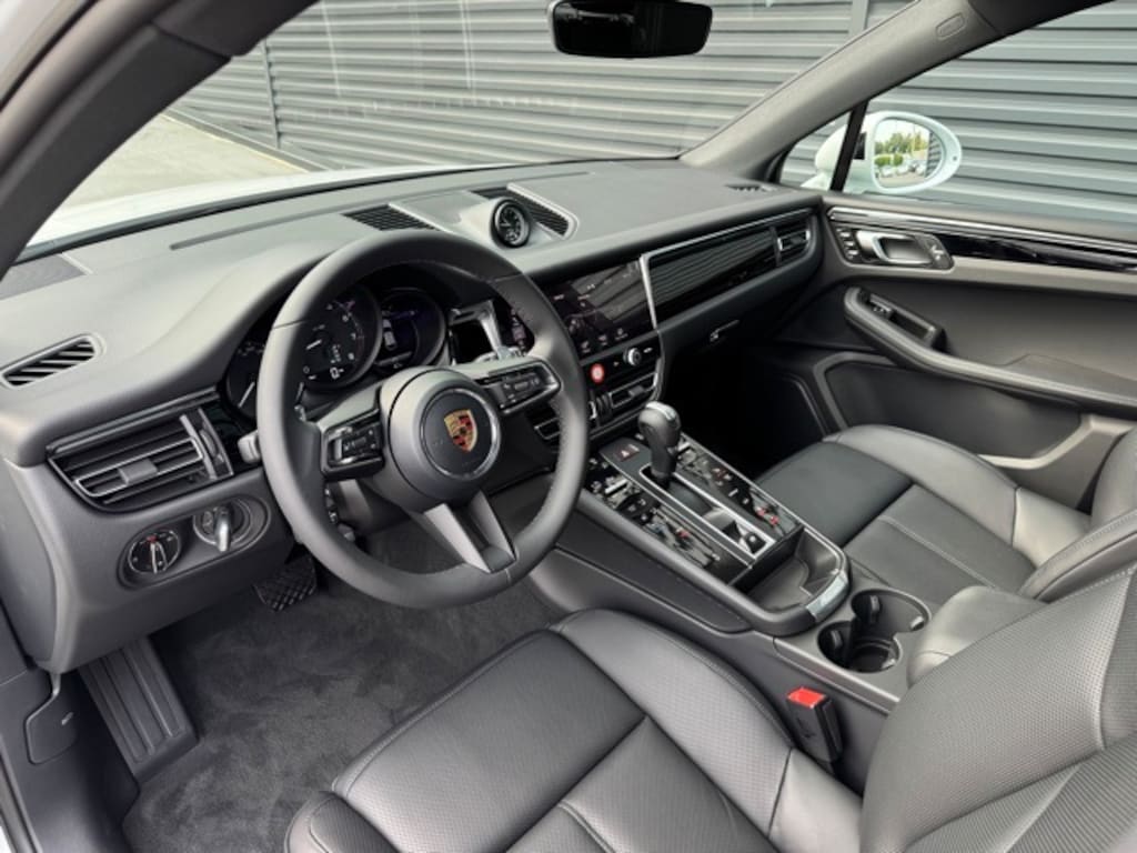 New 2026 Porsche Macan  SUV