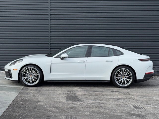 2025 Porsche Panamera 4 photo 2