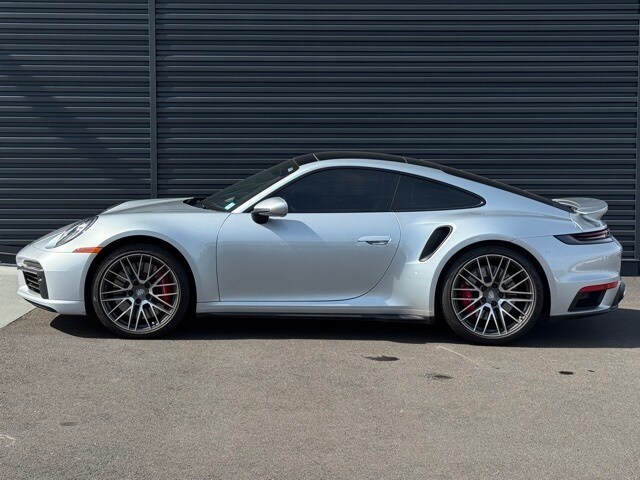 2022 Porsche 911 Turbo S photo 2