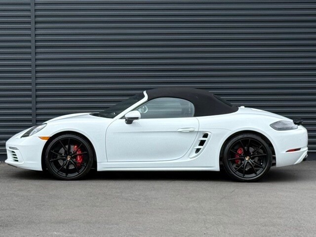 2024 Porsche Boxster S photo 2