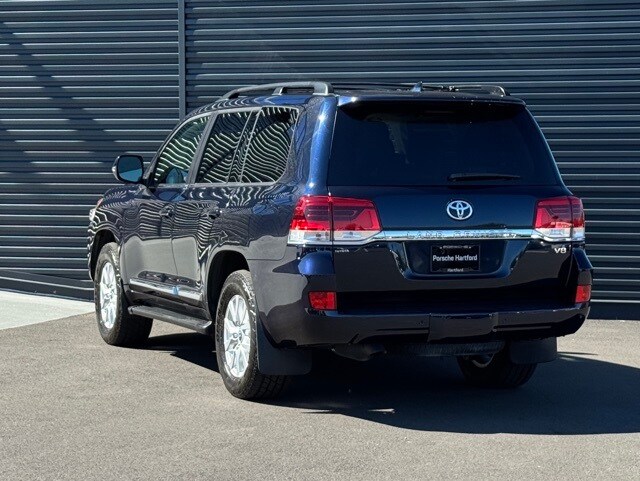 2019 Toyota Land Cruiser Base photo 3
