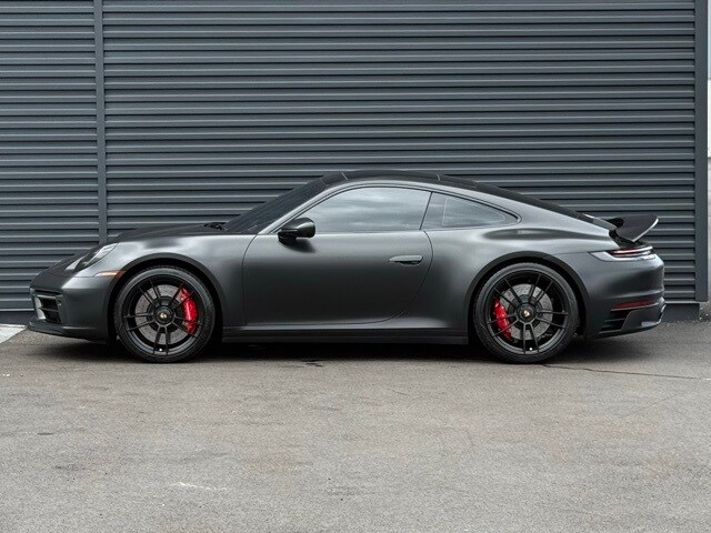 2023 Porsche 911 GTS photo 2