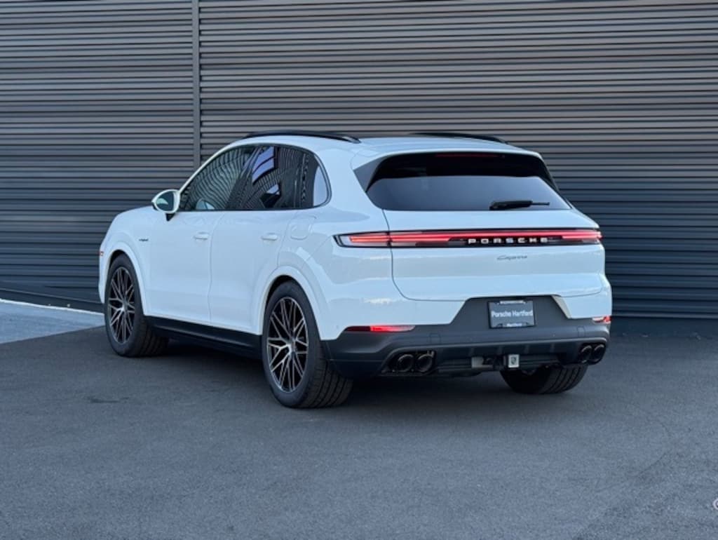 New 2025 Porsche Cayenne E-Hybrid  SUV