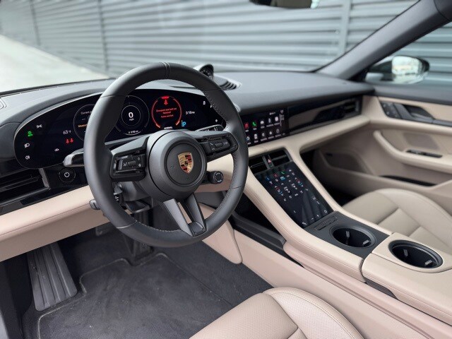 2024 Porsche Taycan photo 4