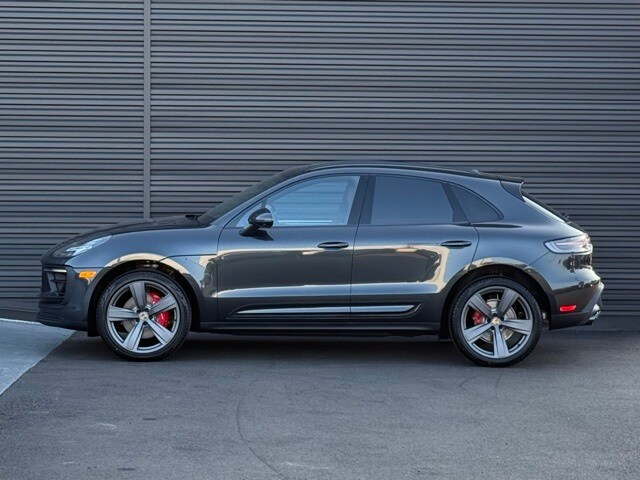 2025 Porsche Macan S photo 2