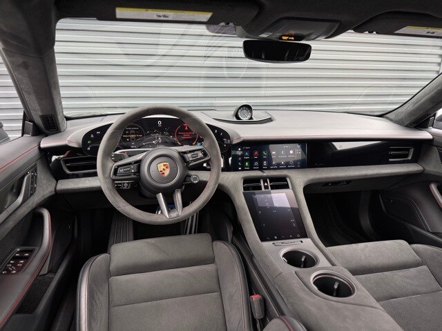 2024 Porsche Taycan GTS photo 4