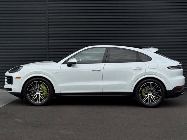2026 Porsche Cayenne E-Hybrid Coupe photo 2