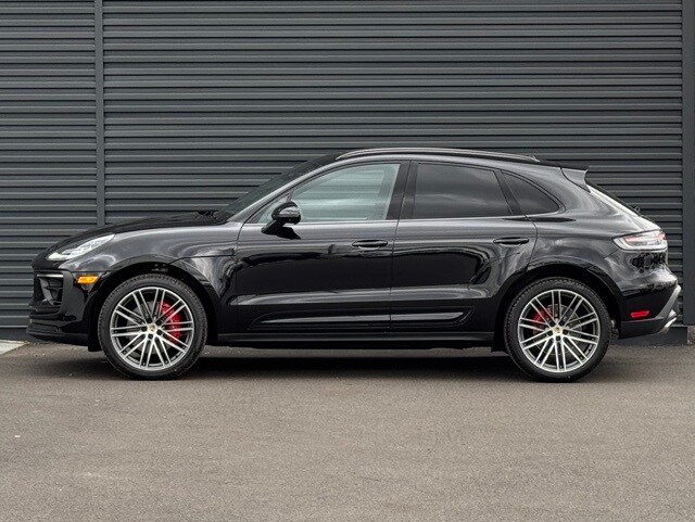 2026 Porsche Macan S photo 2