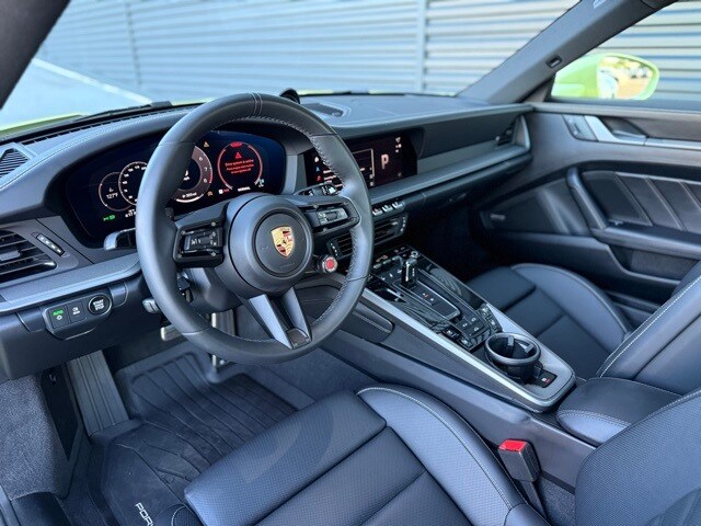 2025 Porsche 911 Coupe photo 4