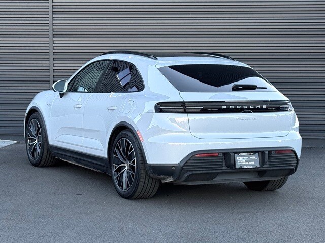 2025 Porsche Macan Electric photo 3