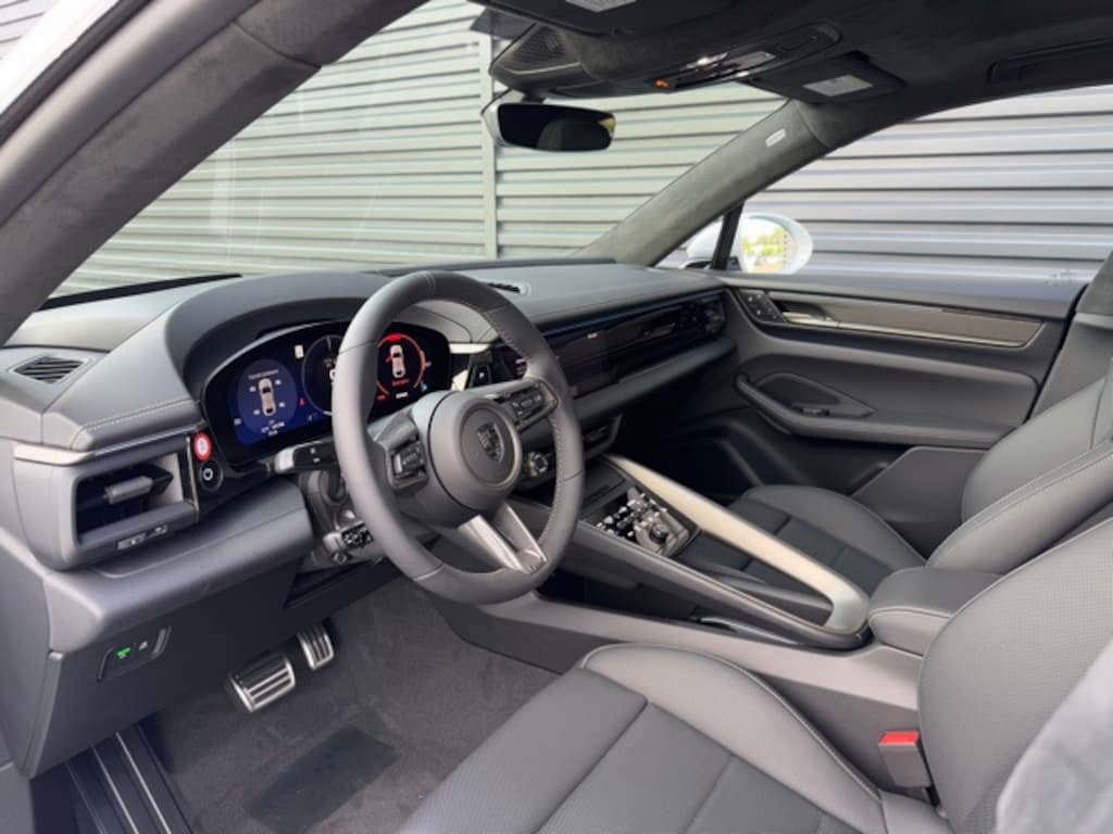 New 2025 Porsche Macan Electric Turbo SUV