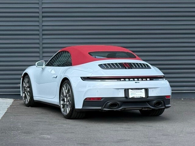 2025 Porsche 911 photo 3