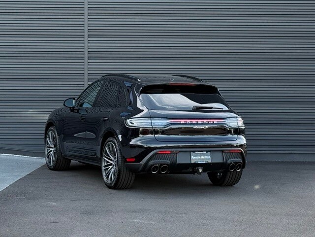 2025 Porsche Macan S photo 3
