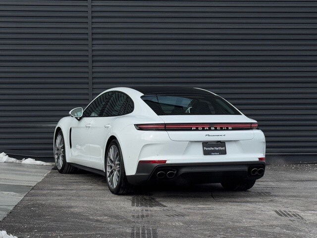 2025 Porsche Panamera 4 photo 3