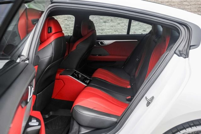 2023 BMW 8 Series 840i - Photo 21
