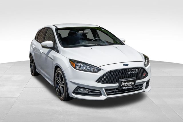 Used 2018 Ford Focus ST with VIN 1FADP3L91JL264357 for sale in Simsbury, CT