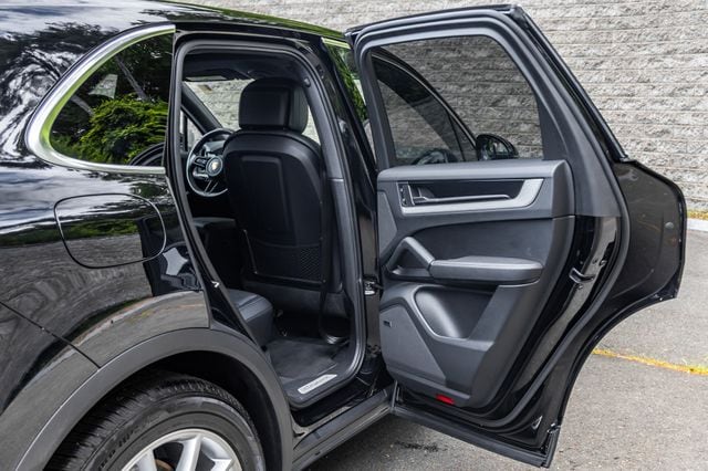 2024 Porsche Cayenne Base - Photo 17