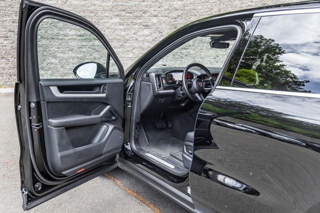 2024 Porsche Cayenne Base - Photo 23