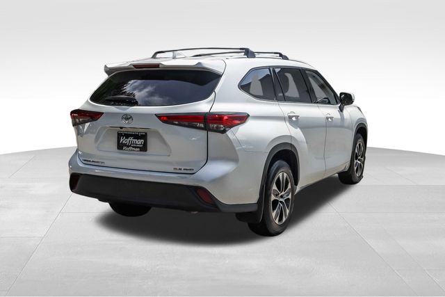 Used 2022 Toyota Highlander XLE SUV near Hartford | SX309869A