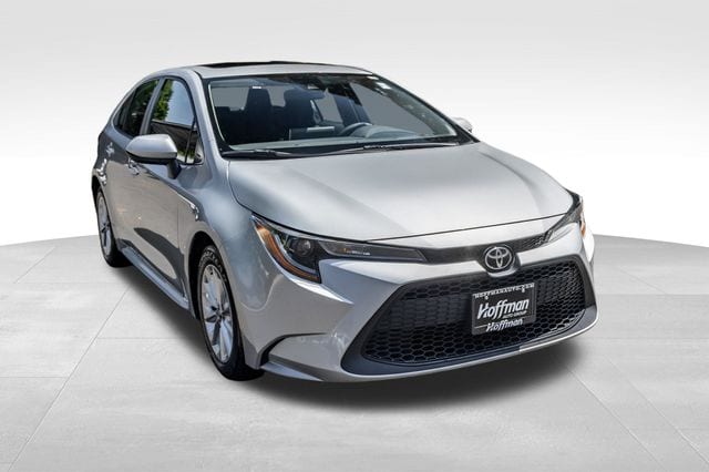 Used 2020 Toyota Corolla LE with VIN 5YFHPRAEXLP010591 for sale in Simsbury, CT