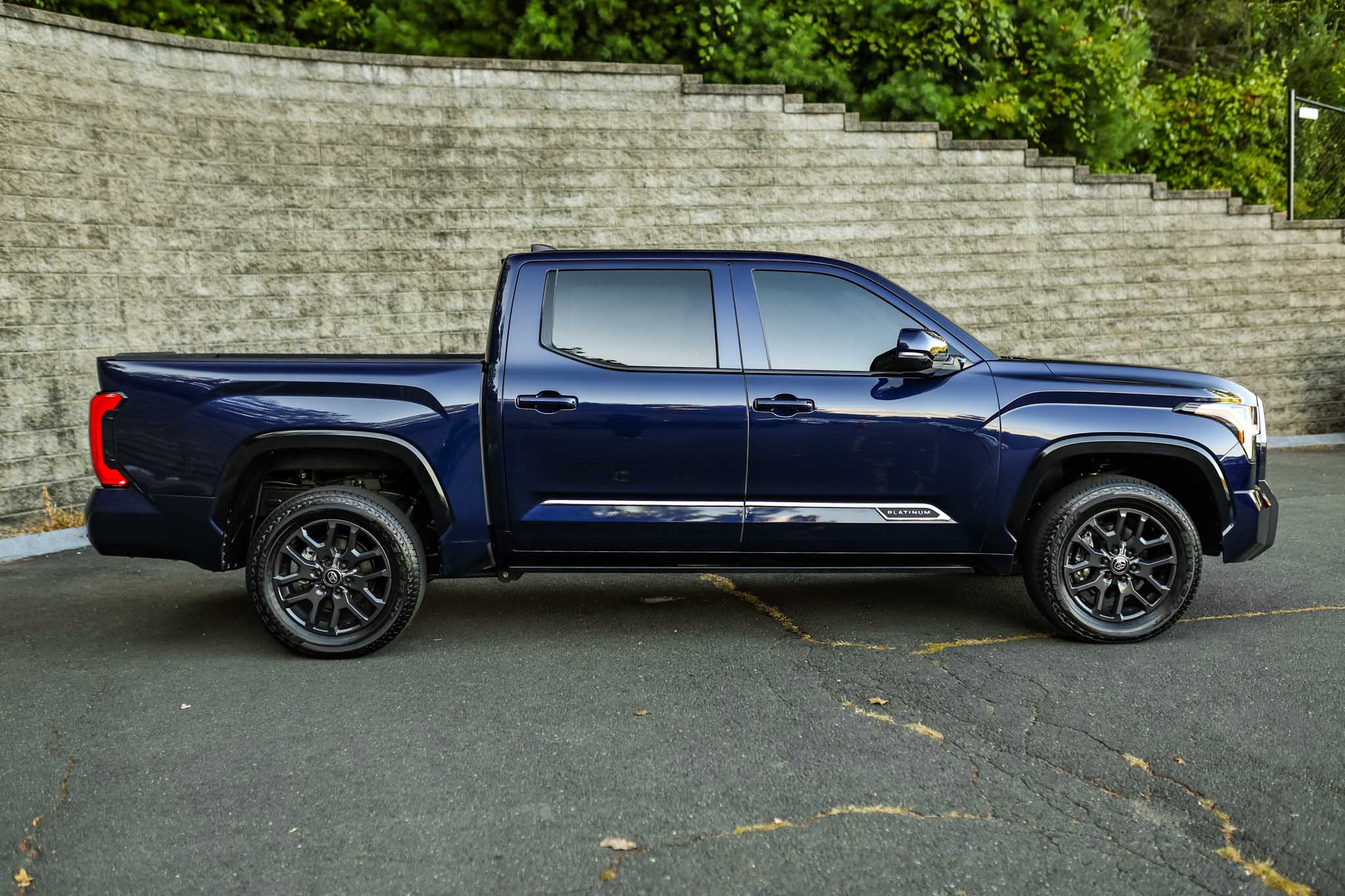 2025 Toyota Tundra Platinum CrewMax photo 3