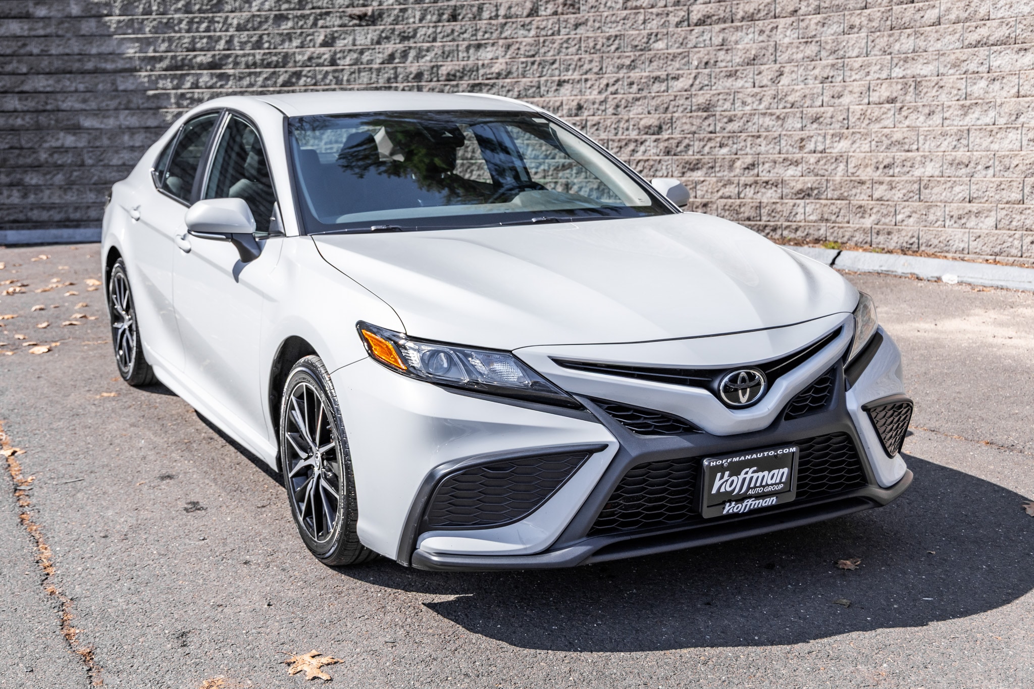 View vehicle photo 2