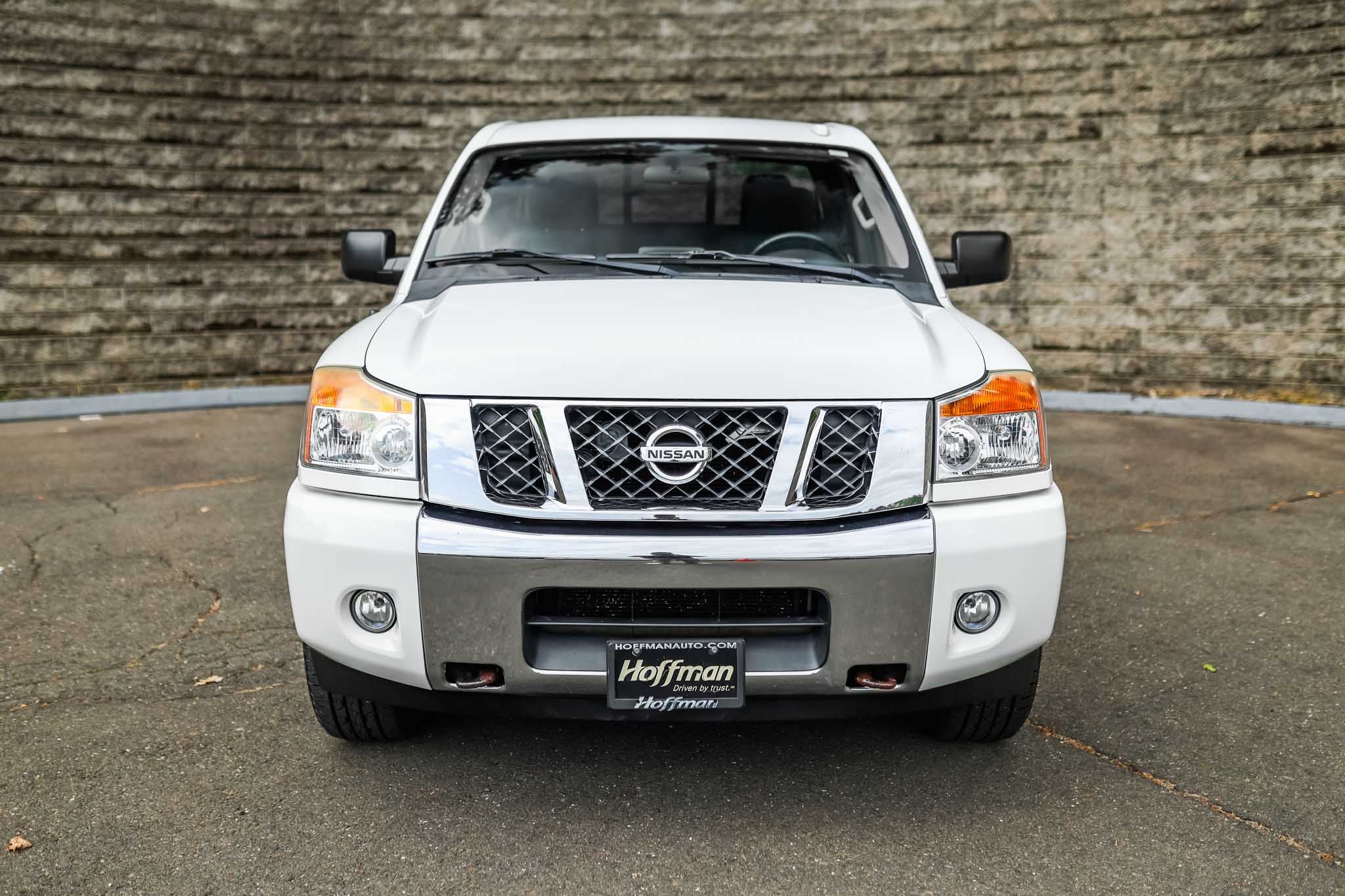 Used 2015 Nissan Titan SV with VIN 1N6AA0CC1FN503469 for sale in Simsbury, CT