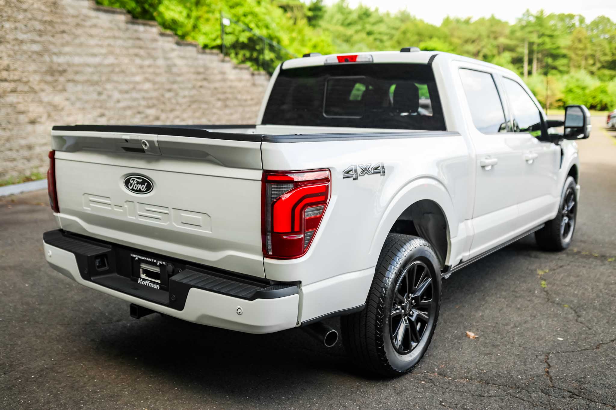 2024 Ford F-150 Platinum photo 4