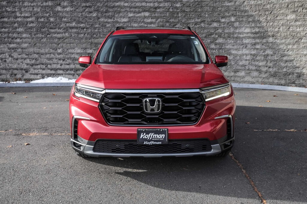Used 2025 Honda Pilot Touring SUV