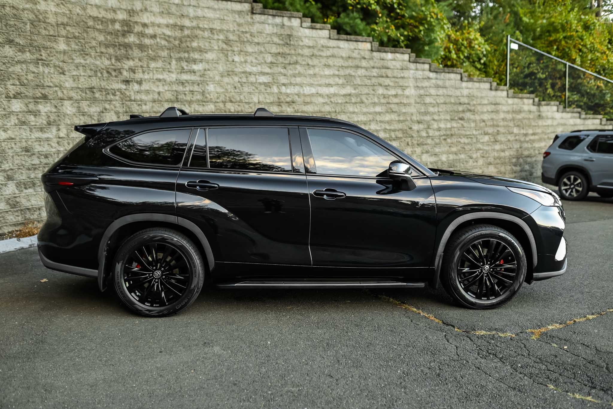 2020 Toyota Highlander Platinum photo 2