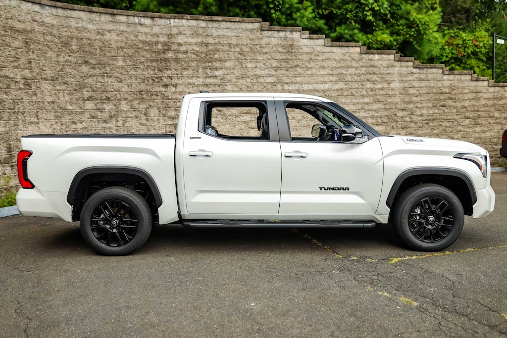 New 2025 Toyota Tundra i-FORCE MAX Limited LIMITED CREWMAX 5.5