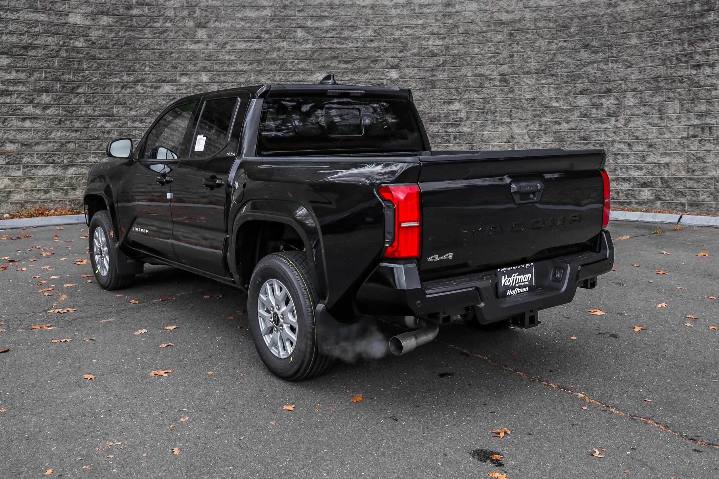 2025 Toyota Tacoma SR5 4x4 Double Cab photo 3