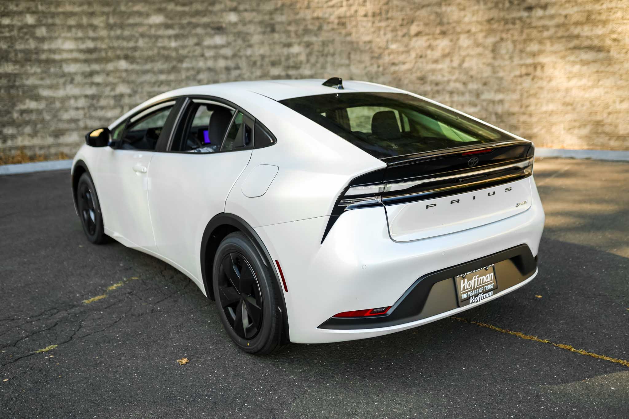 2026 Toyota Prius SE Plug-in Hybrid photo 4
