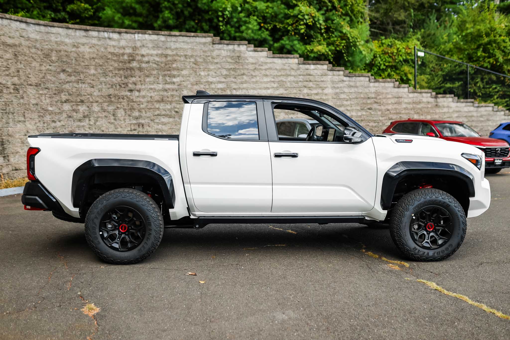 2025 Toyota Tacoma TRD Pro 4x4 Double Cab photo 2