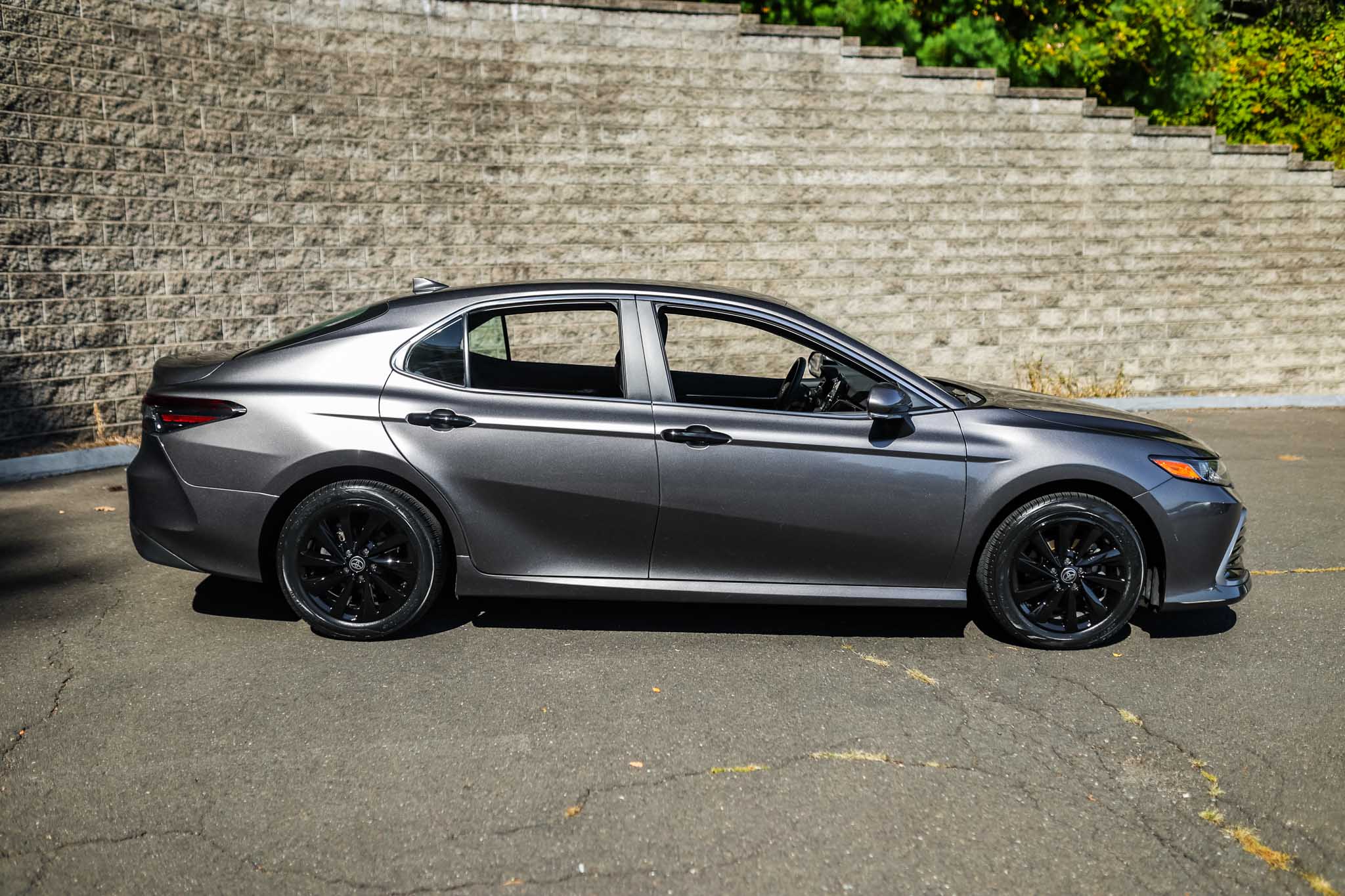 2022 Toyota Camry LE photo 4
