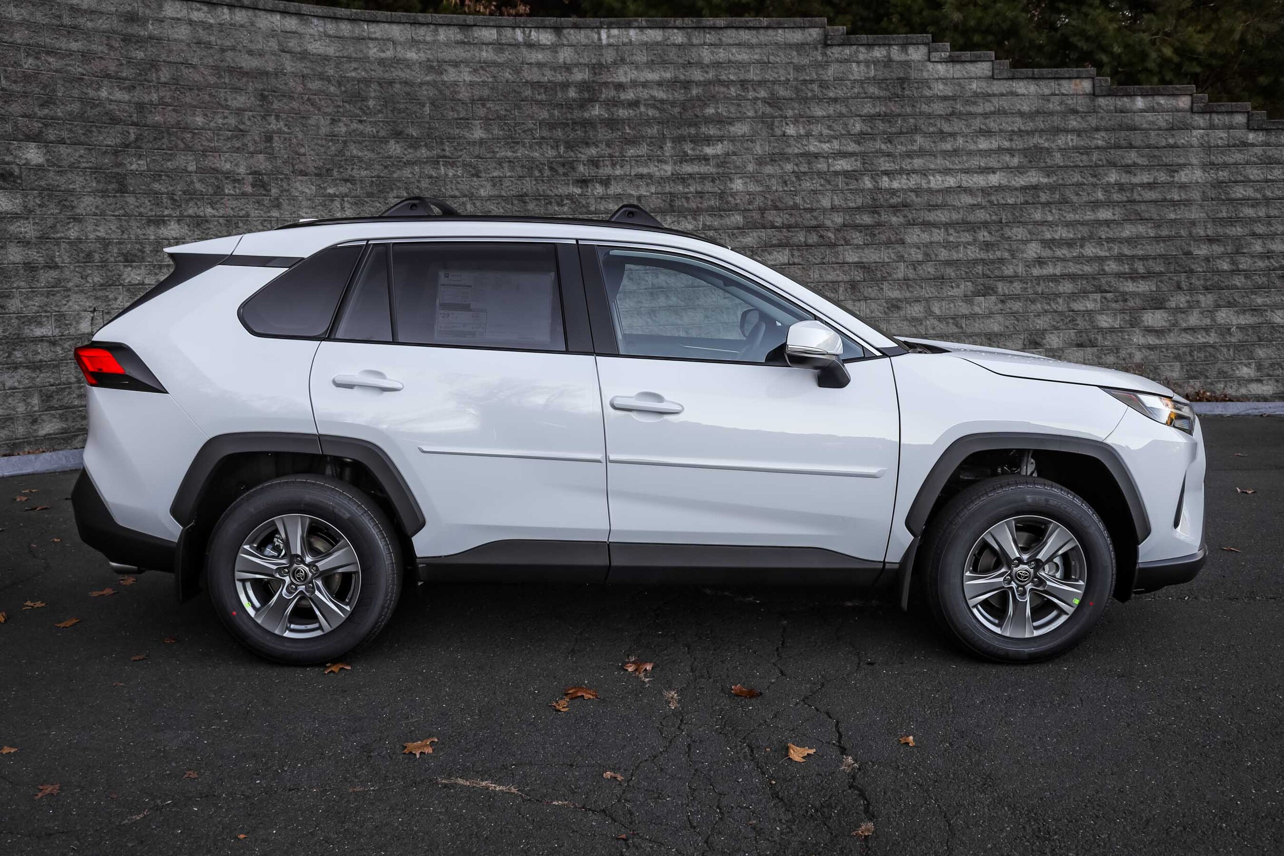 2025 Toyota RAV4 XLE photo 2