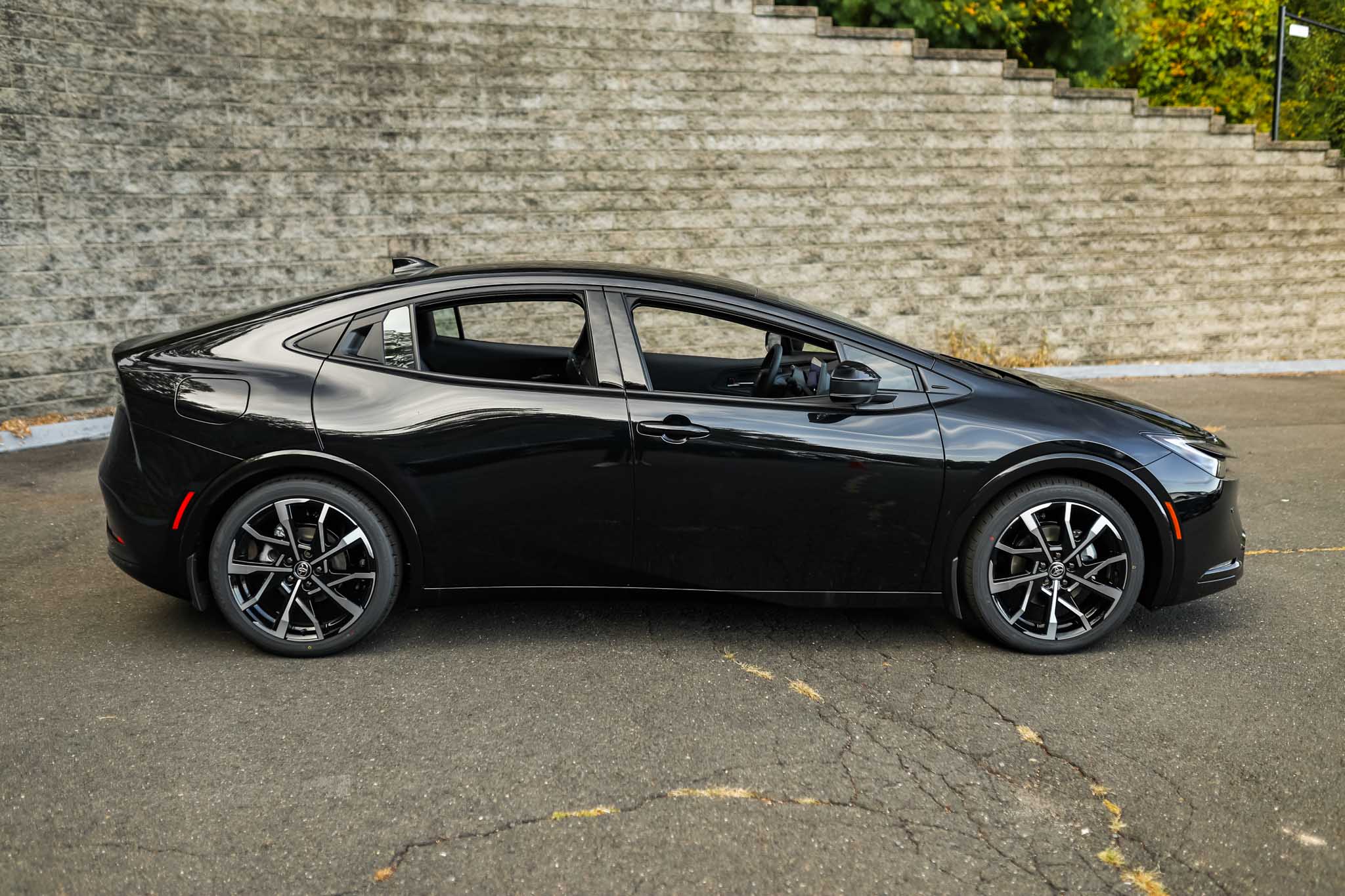 2026 Toyota Prius XSE Plug-in Hybrid photo 2